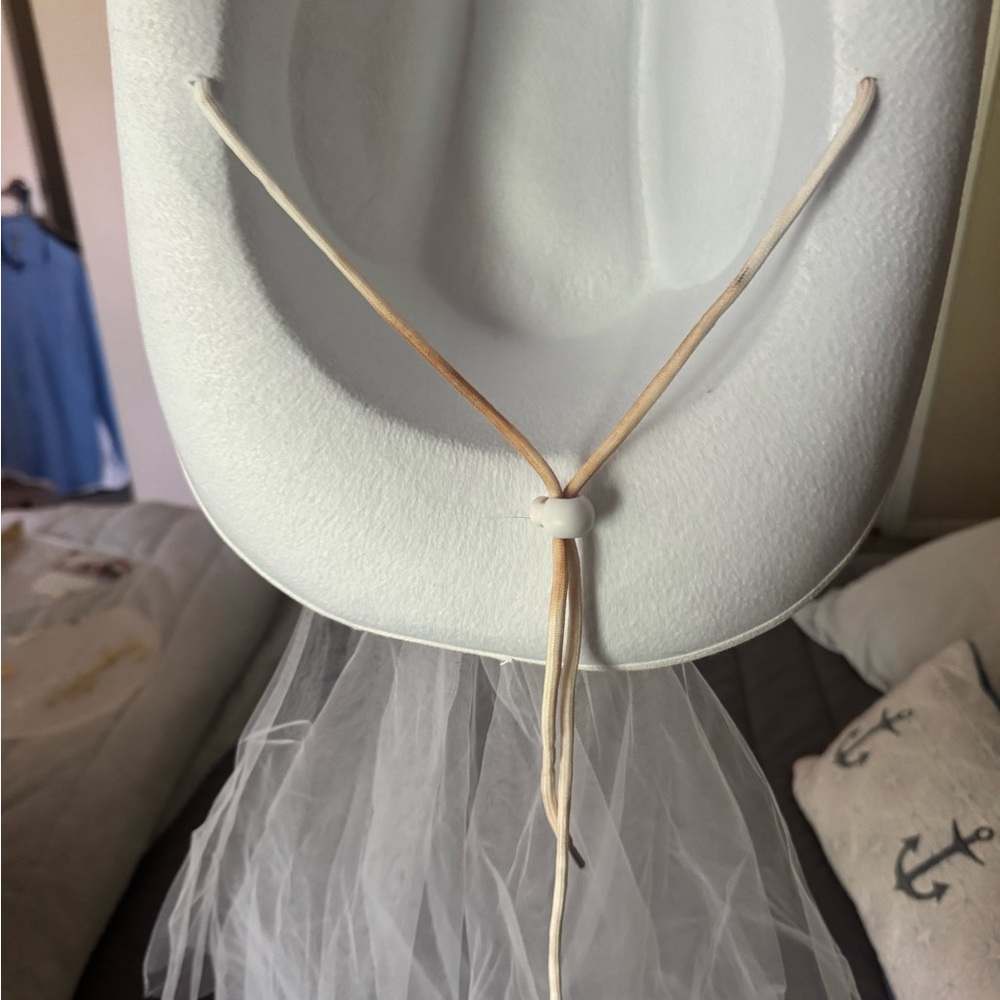 White Bride Cowboy Hat with Rhinestones - Picture 3 of 4
